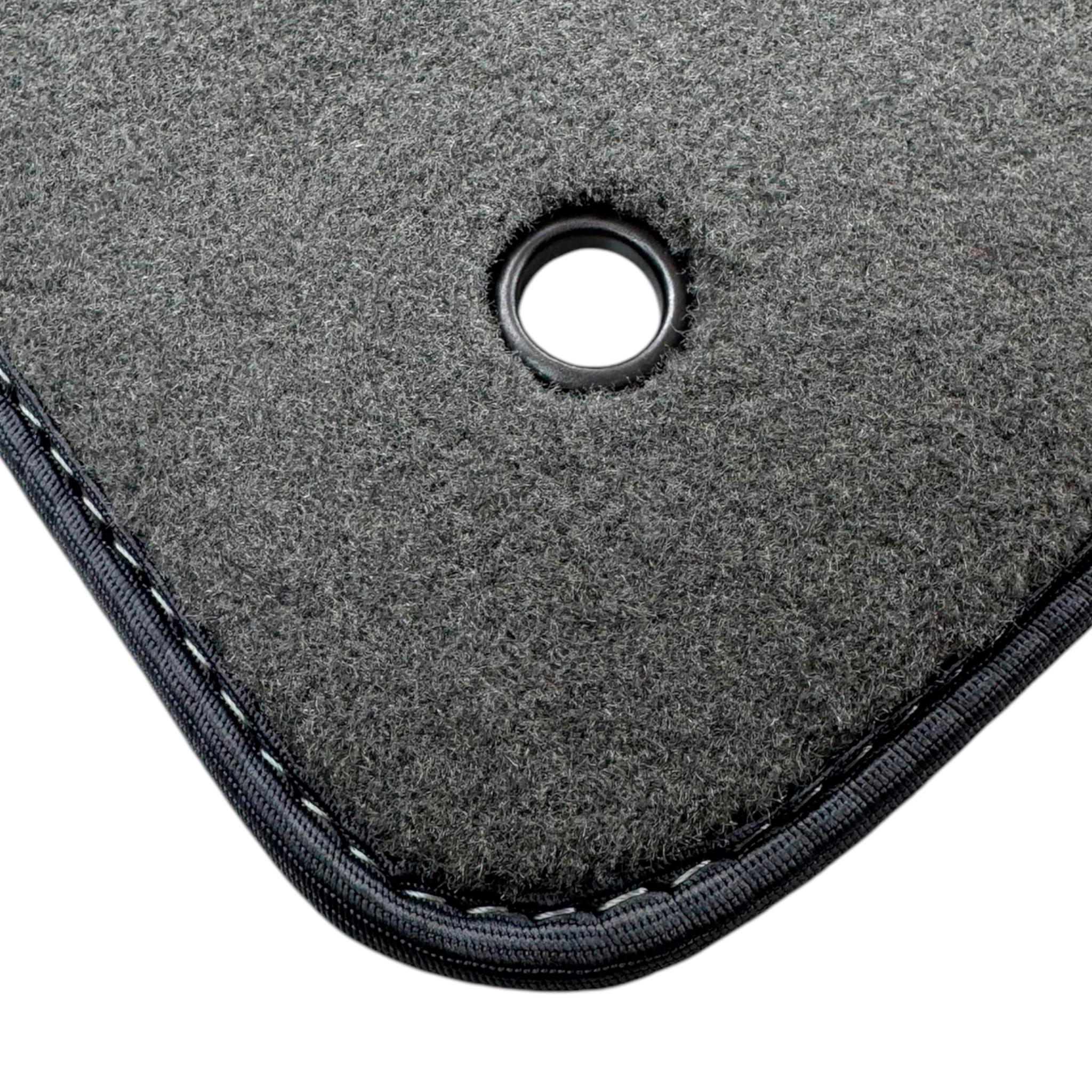 Gray Floor Mats for Jeep Renegade (2014-2018) Distance Fixing Points Co-Driver 18 cm | AutoWin